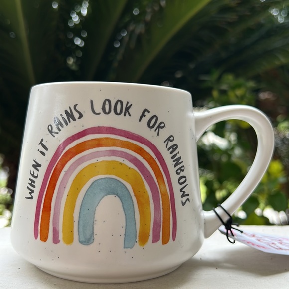When it Rains Look For Rainbows Mug - Picture 4 of 10